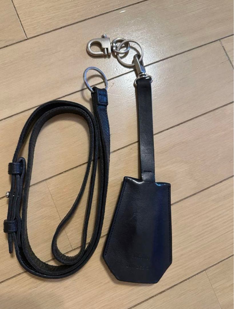 SEVESKIG(セヴシグ) ストラップ　キーケース　ブラック