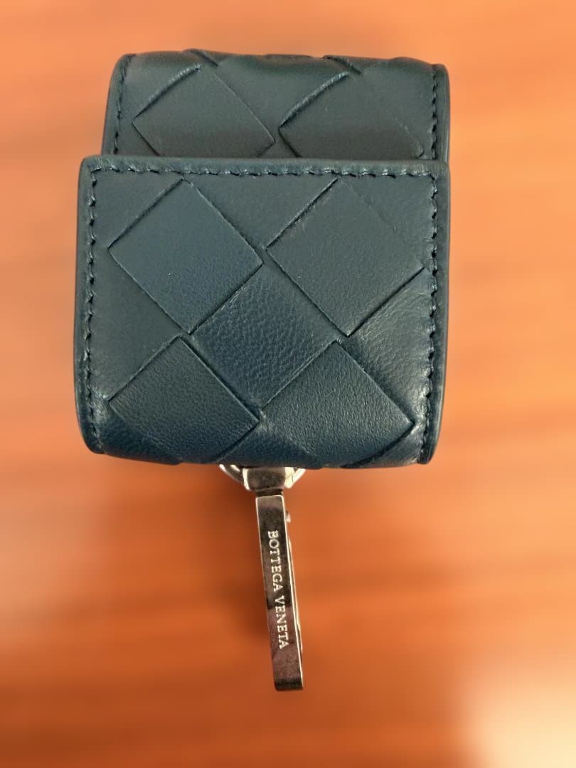 BOTTEGA VENETA (ボッテガヴェネタ) airpods ケース