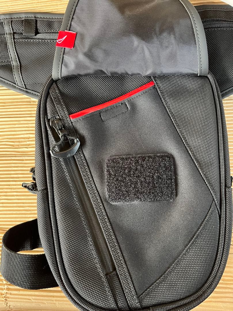 クシタニ　レッグバッグ　ブラック