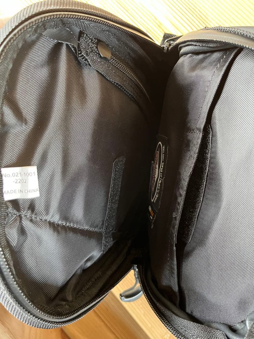 クシタニ　レッグバッグ　ブラック