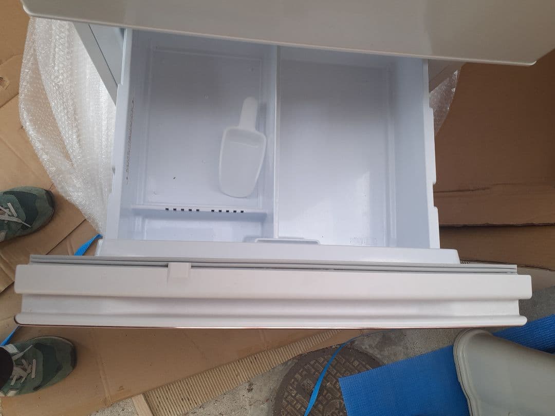 三菱冷蔵庫　272L 3ドア　2019年