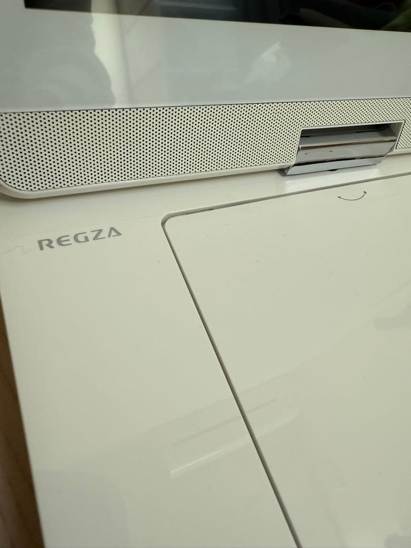 REGZA レグザ　ポータブルプレーヤー　DVD TOSHIBA