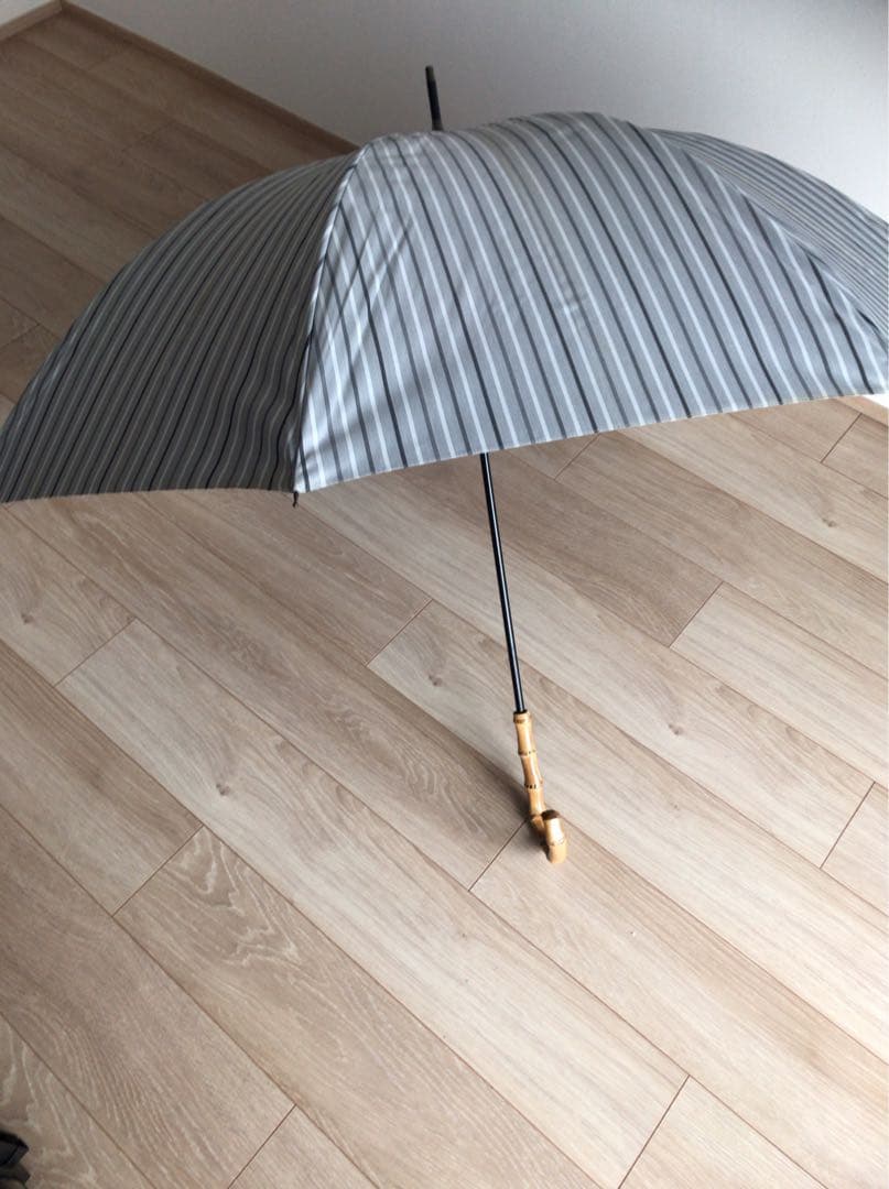 USEDサンバリア　100%紫外線カット　ストライプ柄日傘