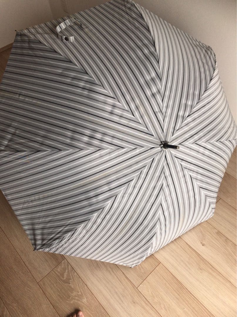 USEDサンバリア　100%紫外線カット　ストライプ柄日傘