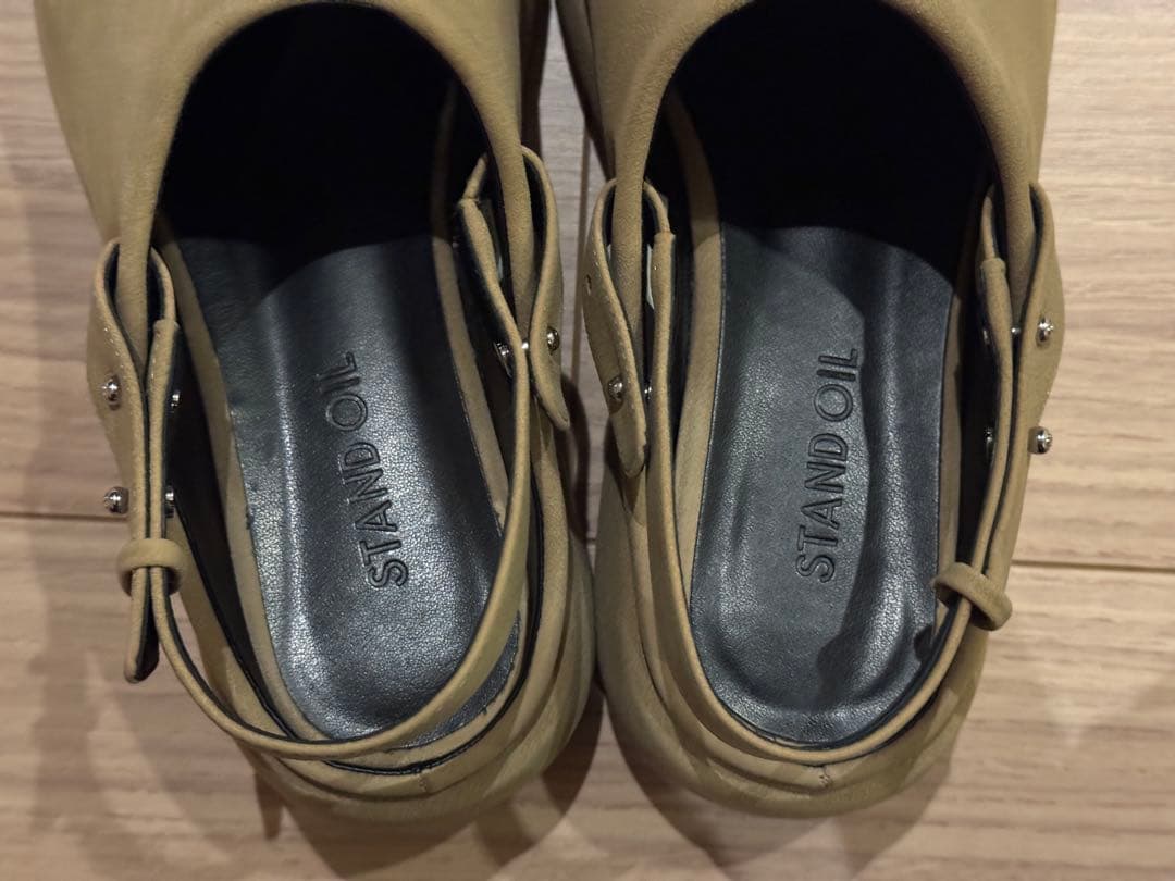 靴 STAND OIL HATCHED MULE CAMEL 24cm