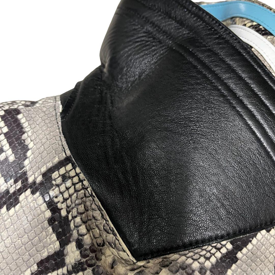 N°21 ヌメロヴェントゥーノ ピーコート パイソン チェック ボーダー 羊革