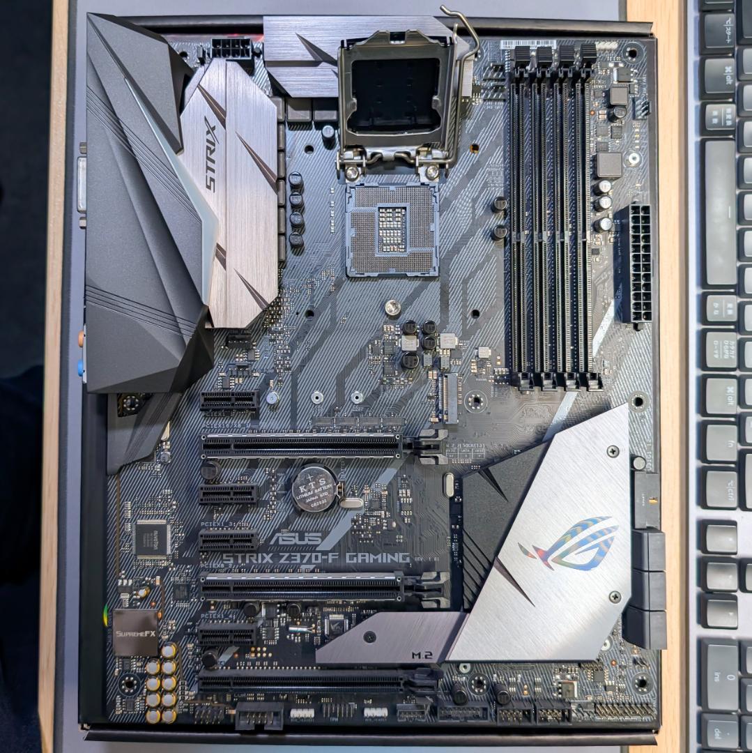ASUS ROG STRIX Z370-F Gaming マザーボード