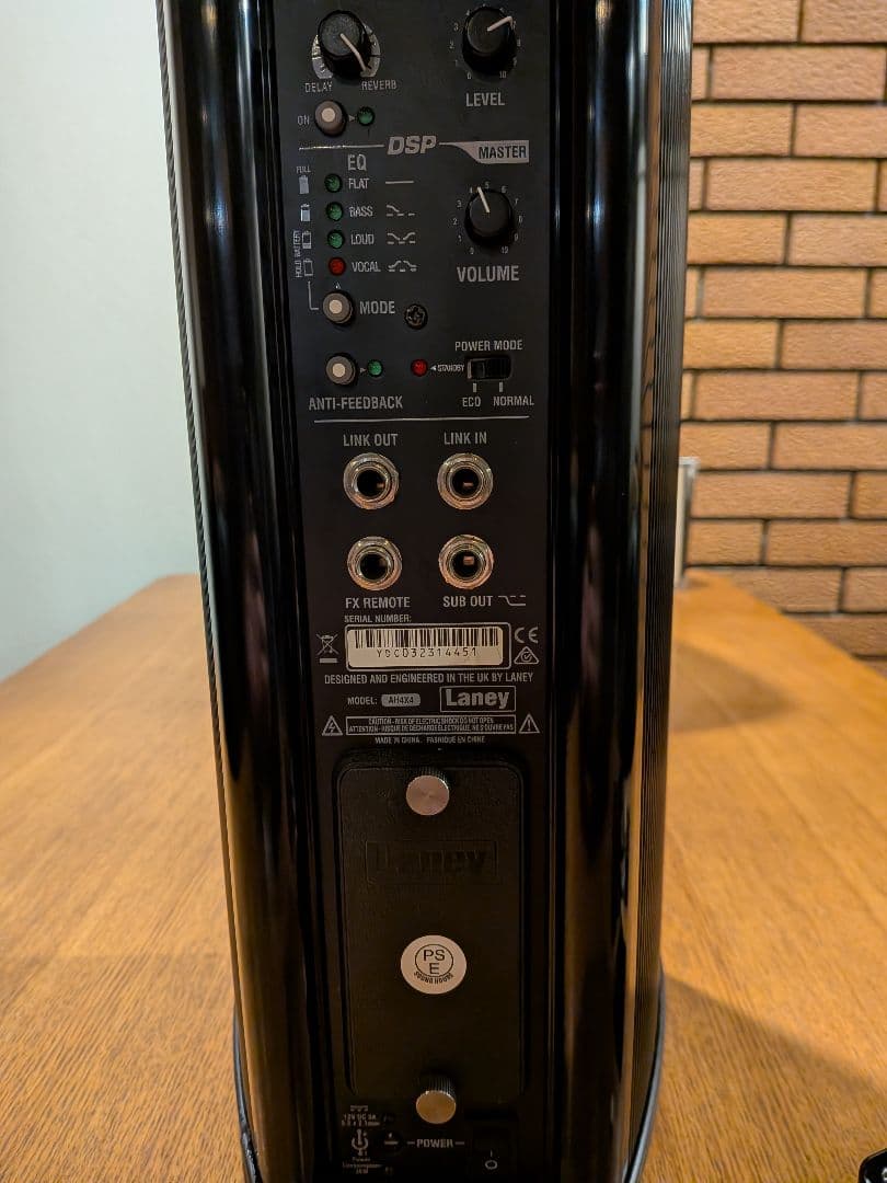 Laney 4×4 パワードスピーカー