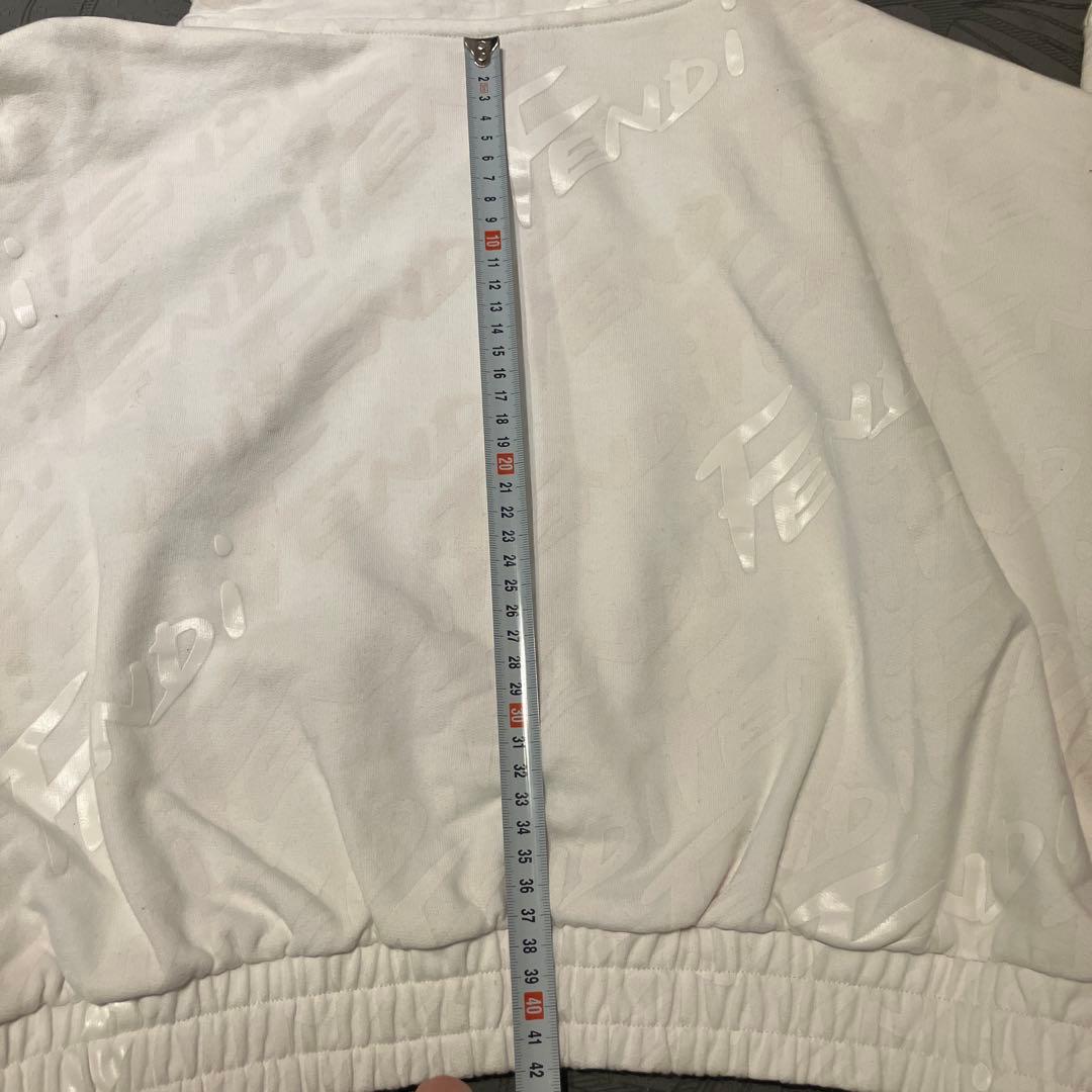 FENDI ホワイト クロップドパーカー