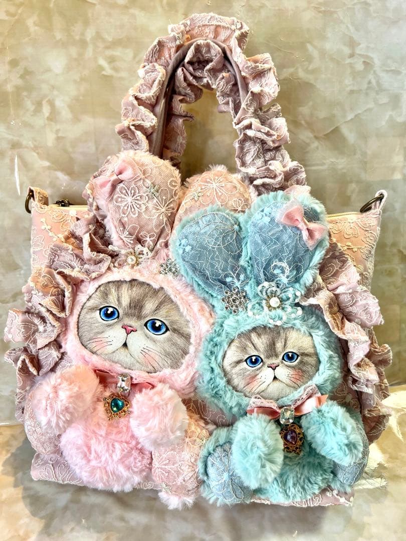 あ*き様 コヤンイサムチョン　ふんわりフリルのファスナーバッグ　刺繍生地