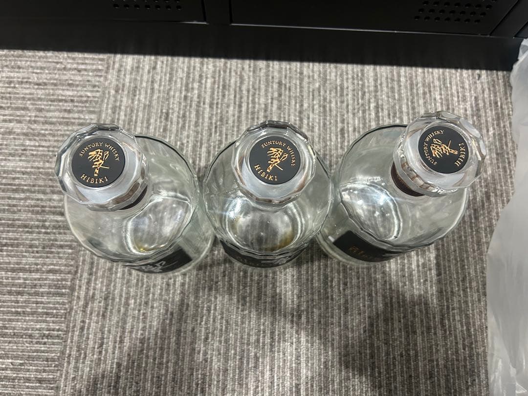 急ぎ売りたいです。 Hibiki 21 Years Old ウイスキー 空き瓶