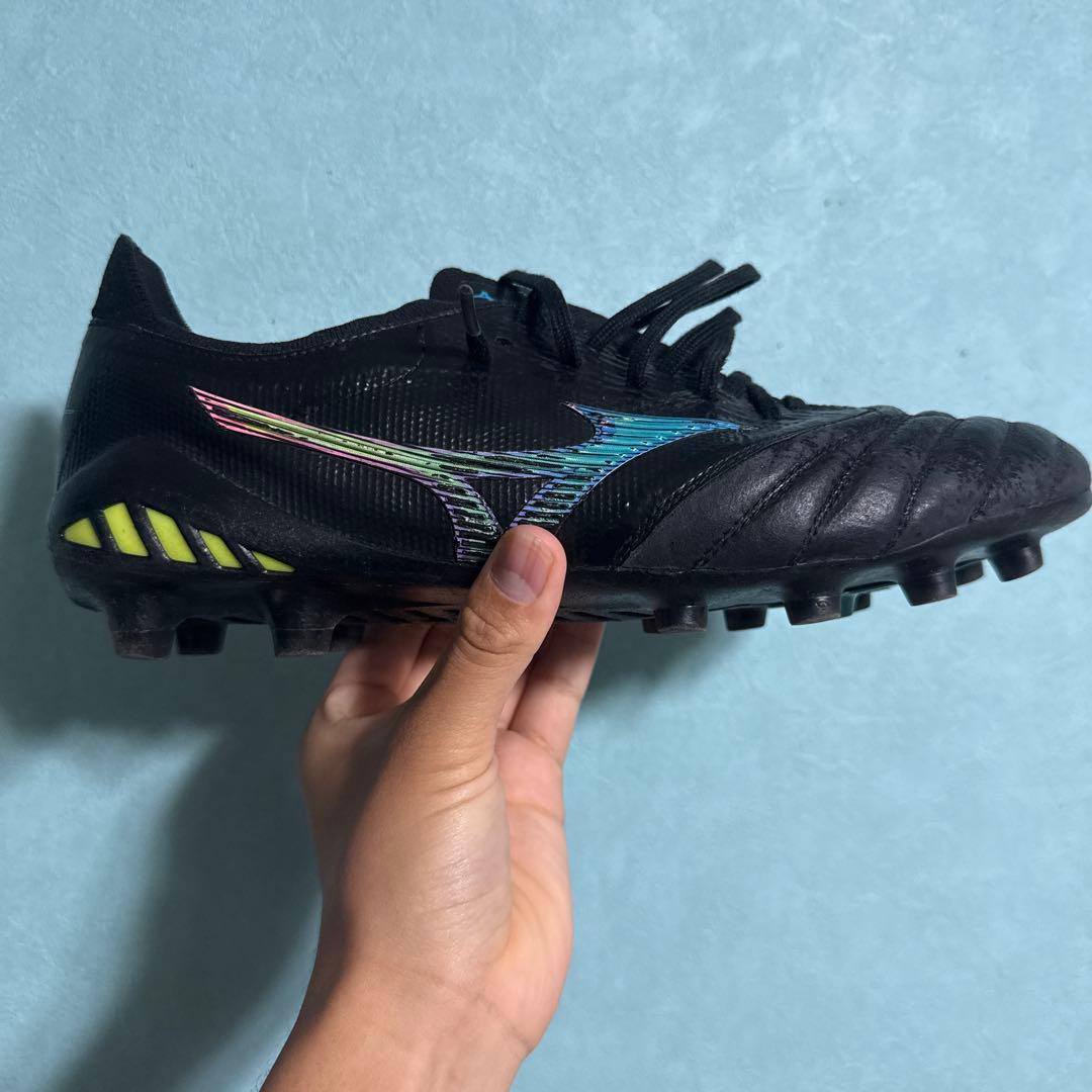 サッカースパイクモレリアネオ3ベータ限定カラー