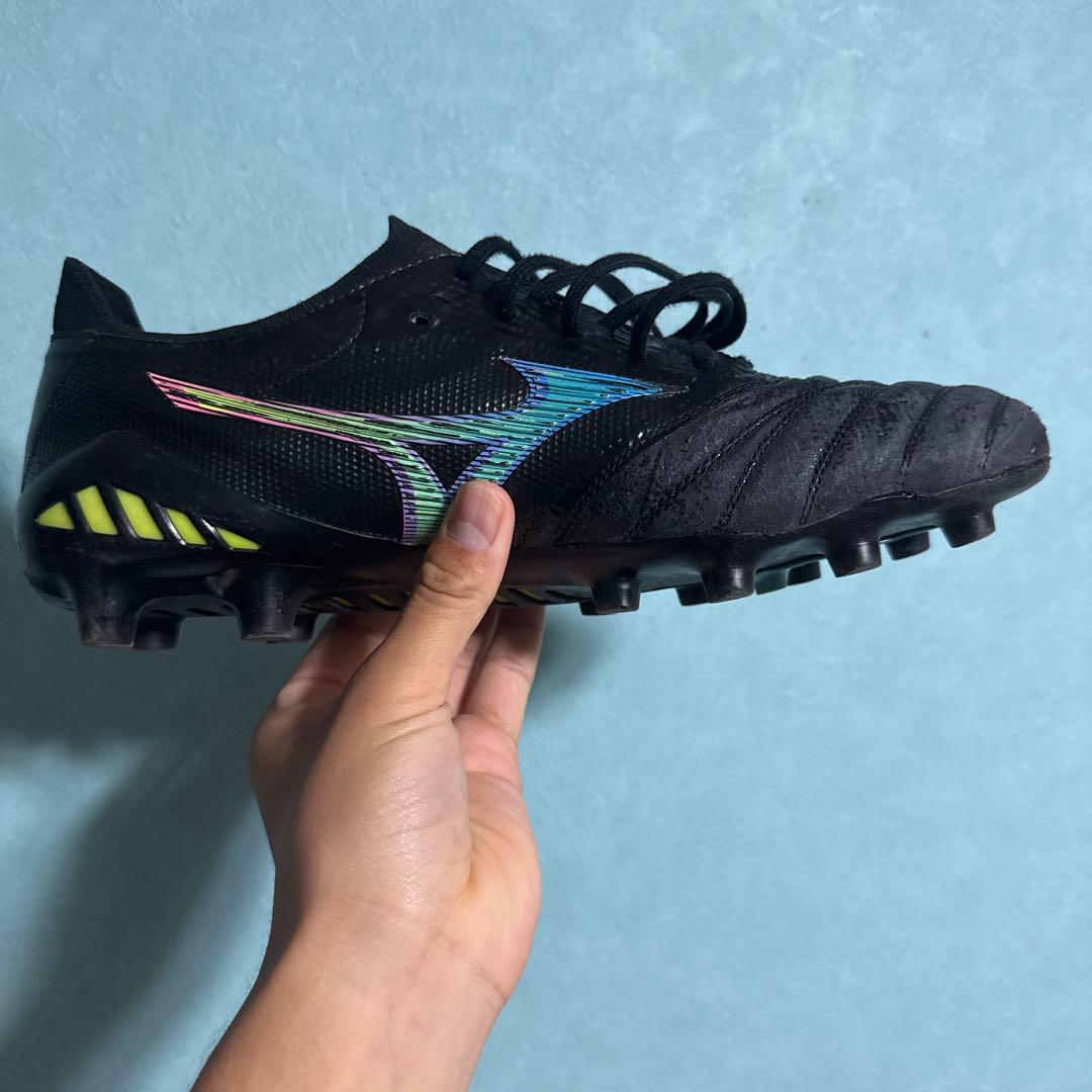 サッカースパイクモレリアネオ3ベータ限定カラー