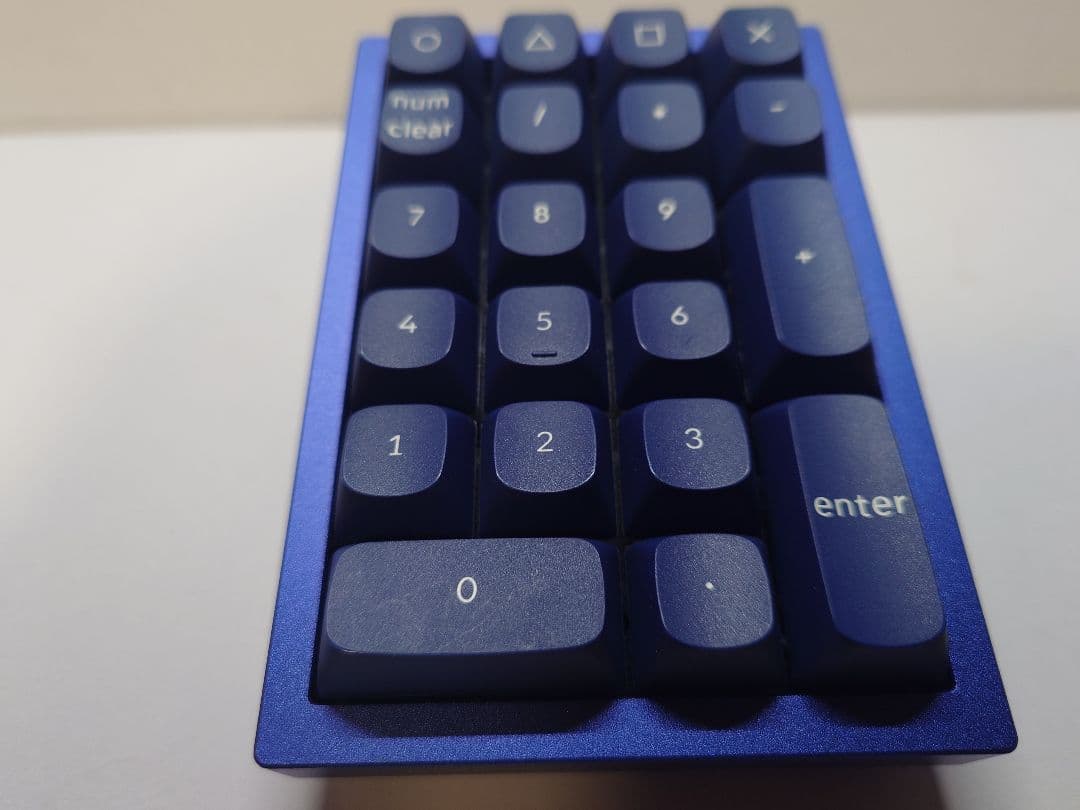 keychron Q0 テンキー　有線　赤軸　箱付き　メルカリ最安