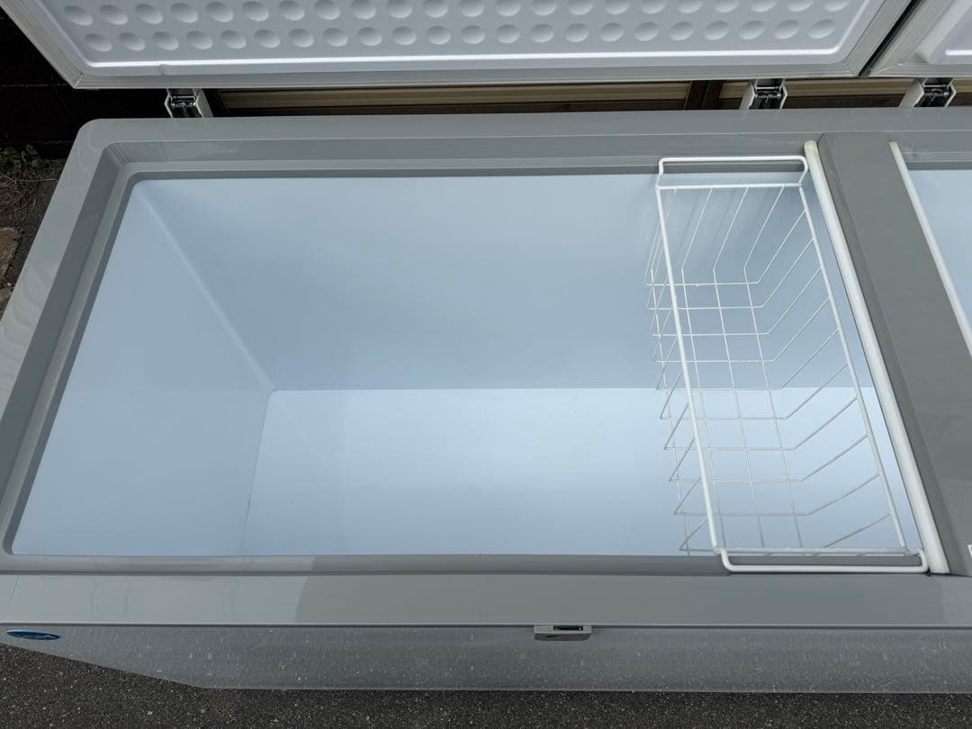 美品　ジェーシーエム　冷凍ストッカー　冷凍庫　２０２４年製　キャスター付き