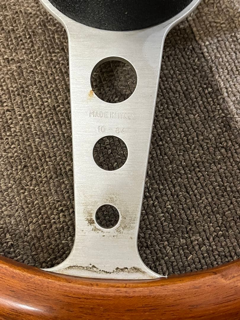 MOMO INDY ウッドステアリング ハンドル　稀少 レトロ　アンティーク