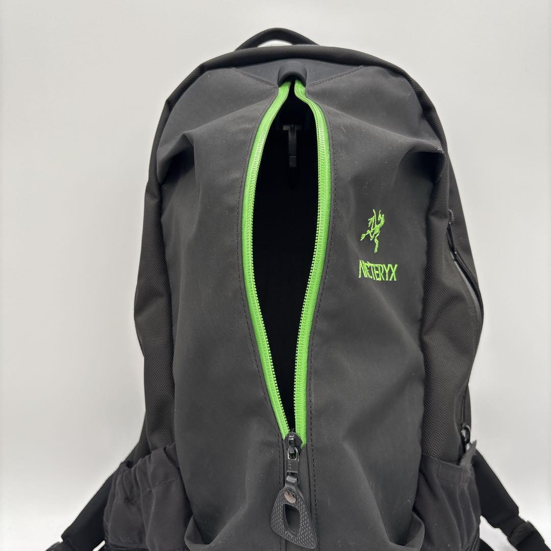 人気✴︎アークテリクス アロー 22 グリーン カナダ限定 廃盤　バックパック