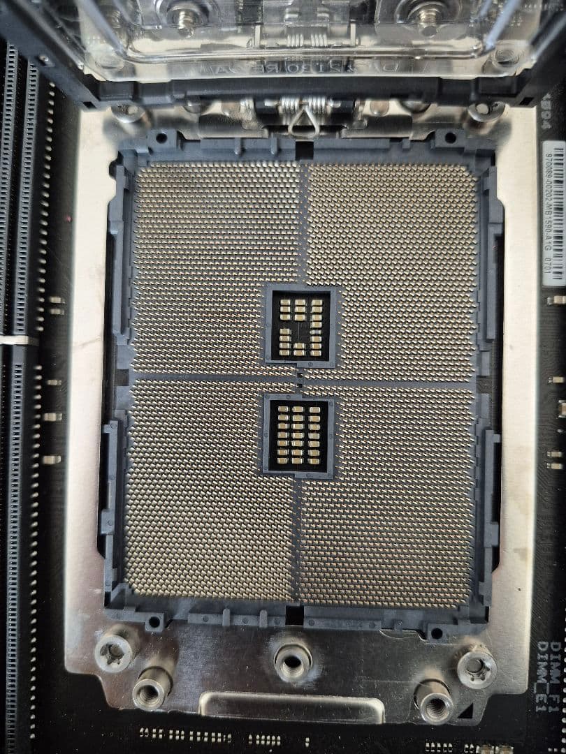 Pro WS WRX80E-SAGE SE WIFI 本体