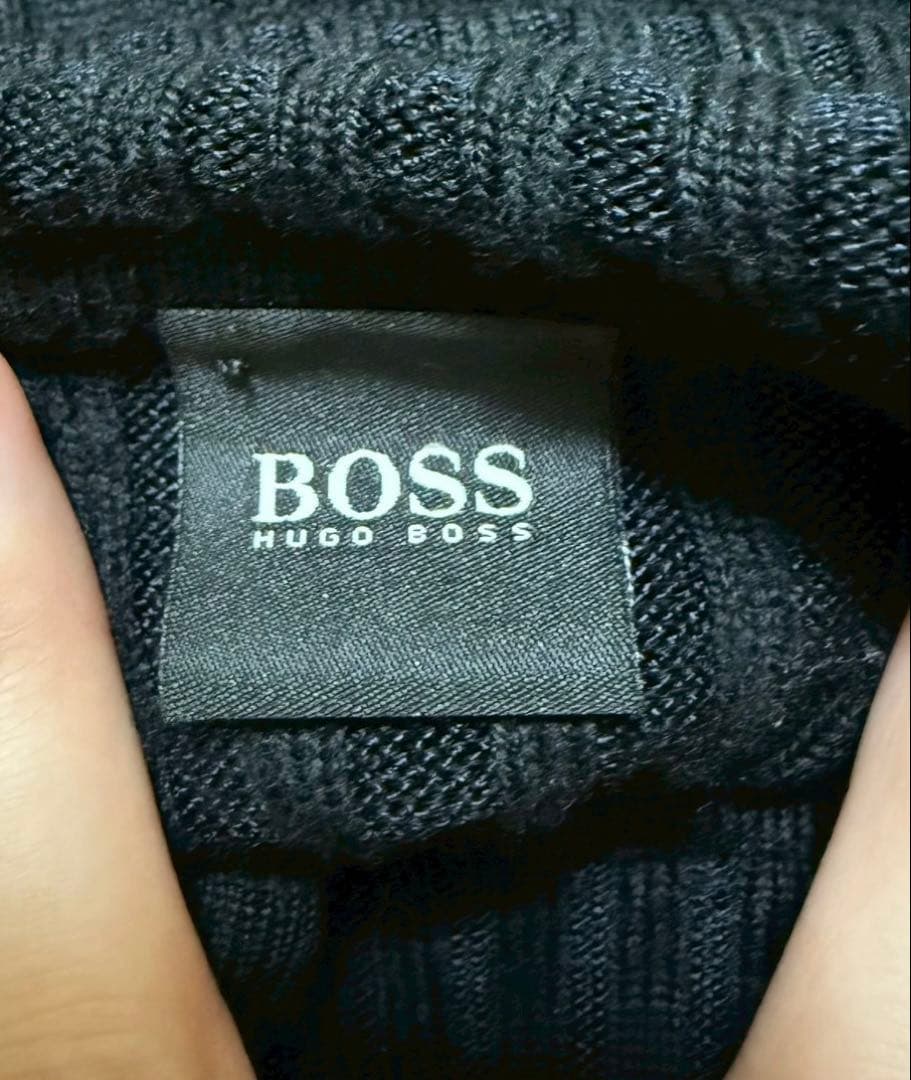 HUGO BOSS タートルネック　ニット　ブラック　ウール