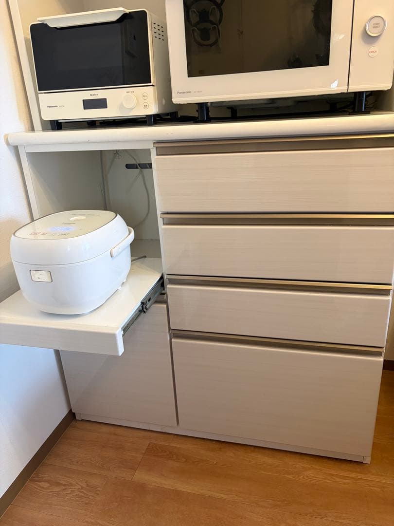 ニトリ　ホワイト 食器棚