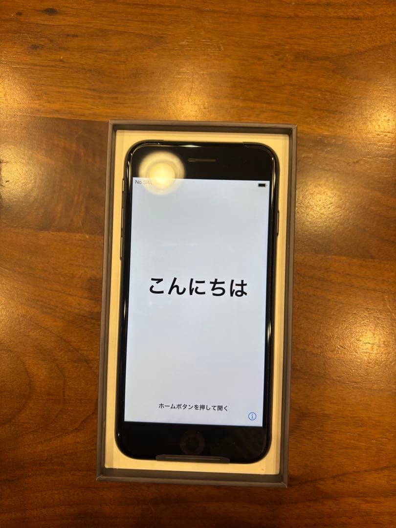 【新品】iPhone8 スペースグレイSIMフリー 純正イヤホン・充電器付き