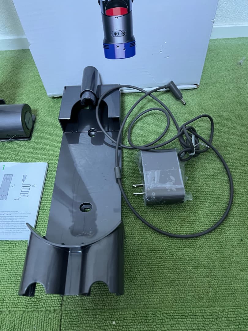 美品 動作確認済み Dyson V7 slim コードレス掃除機