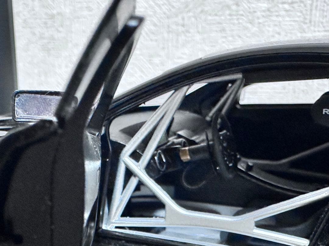 1/18 Aston Martin Vantage 2013 （BLACK）