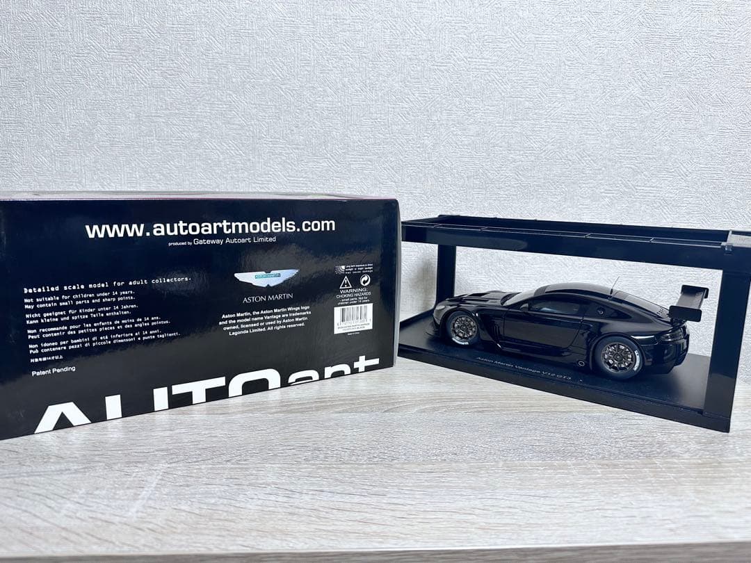1/18 Aston Martin Vantage 2013 （BLACK）