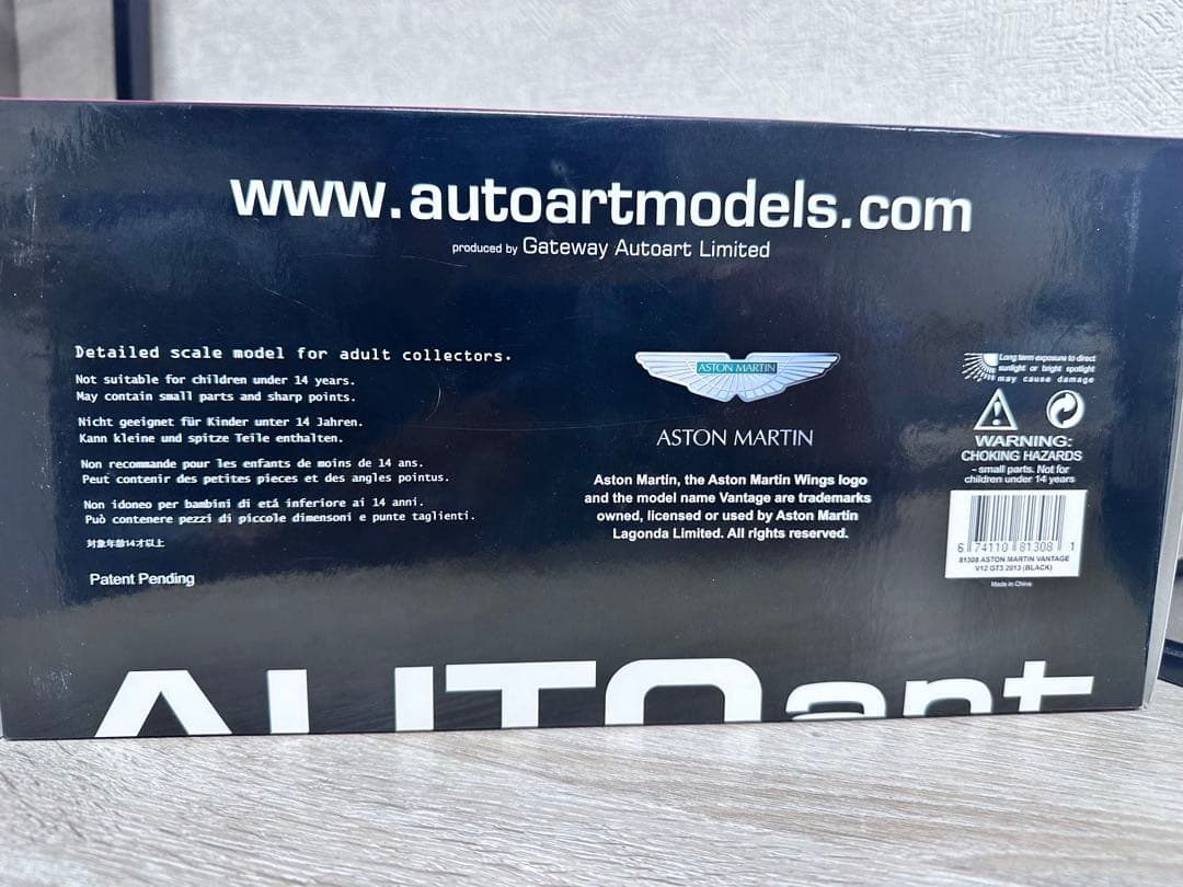 1/18 Aston Martin Vantage 2013 （BLACK）