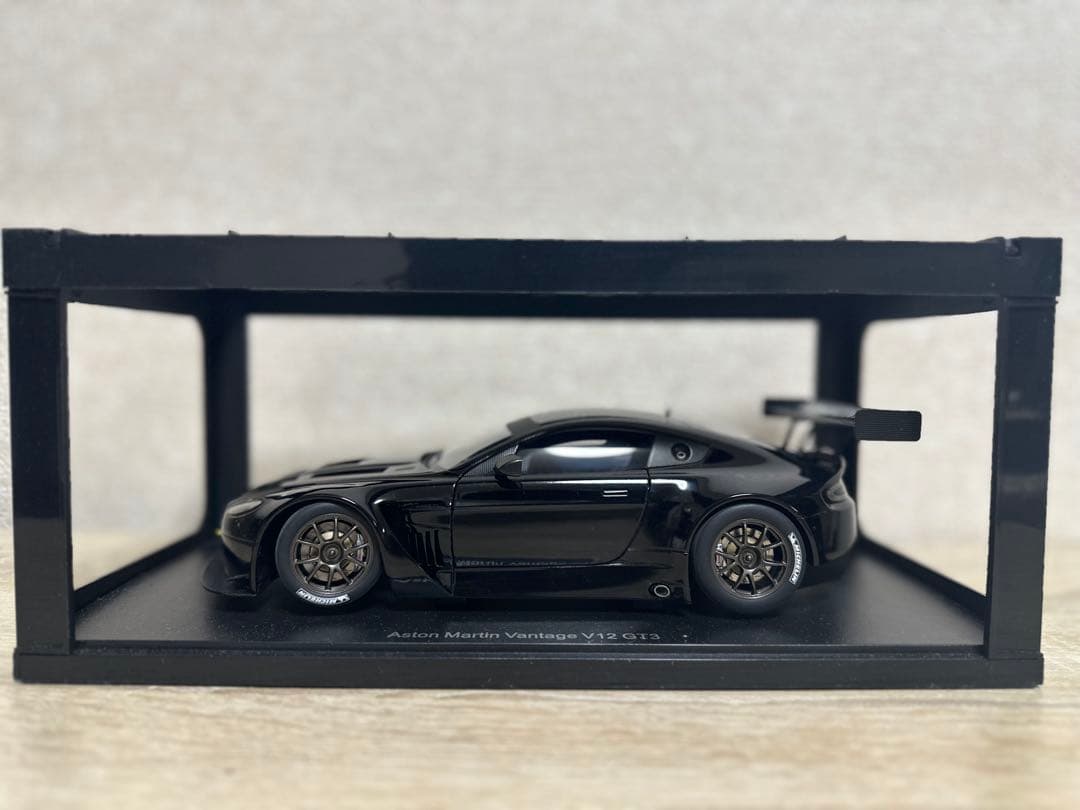 1/18 Aston Martin Vantage 2013 （BLACK）