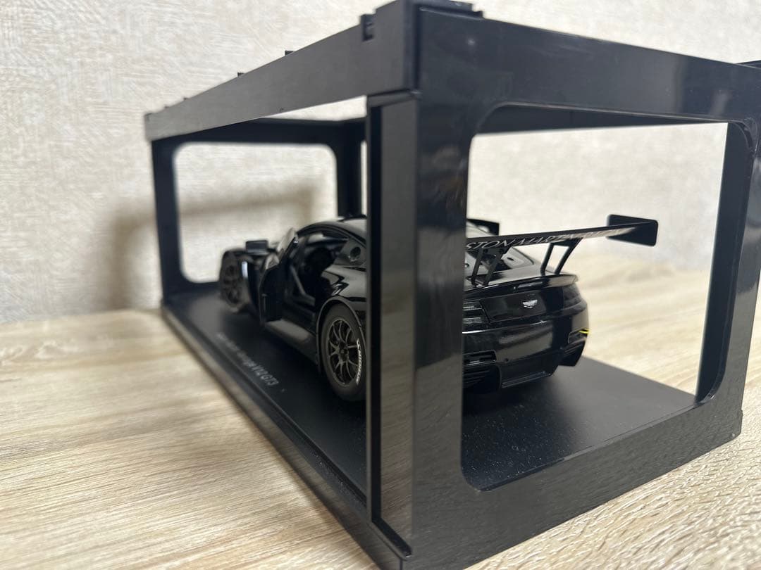 1/18 Aston Martin Vantage 2013 （BLACK）