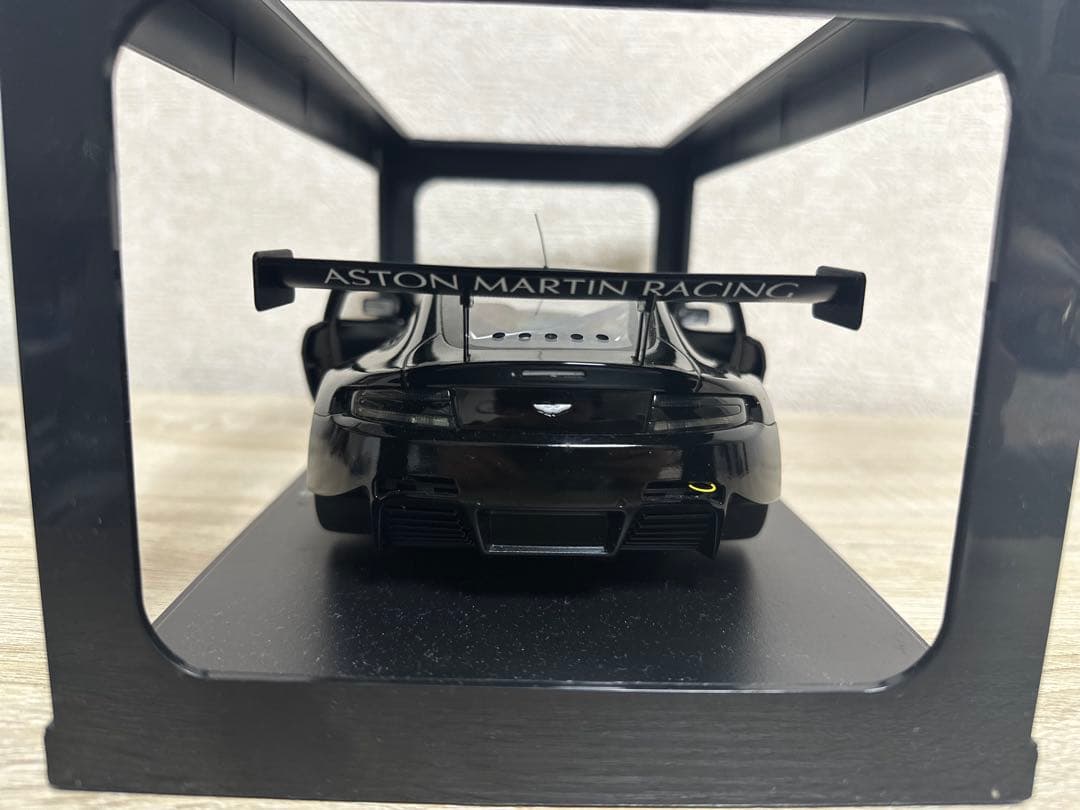 1/18 Aston Martin Vantage 2013 （BLACK）