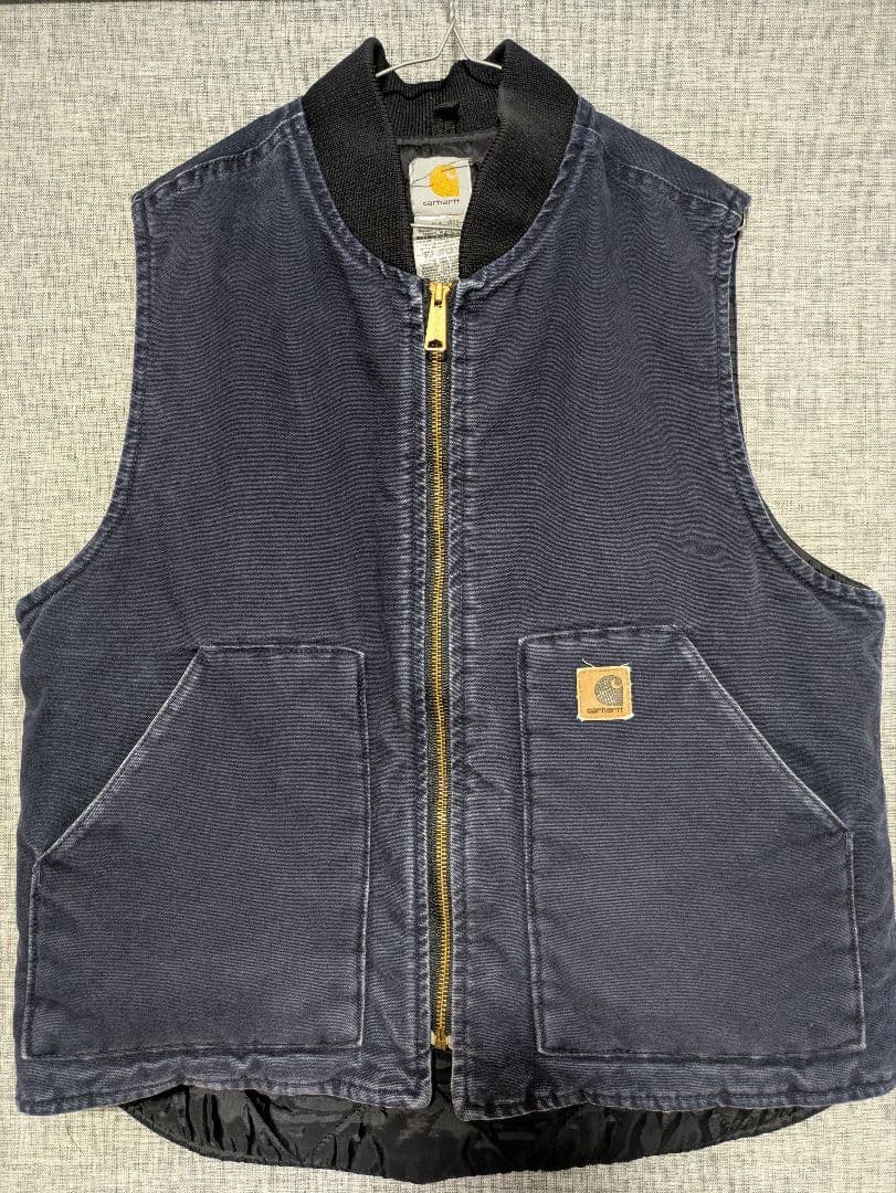 Carhartt ネイビーベスト
