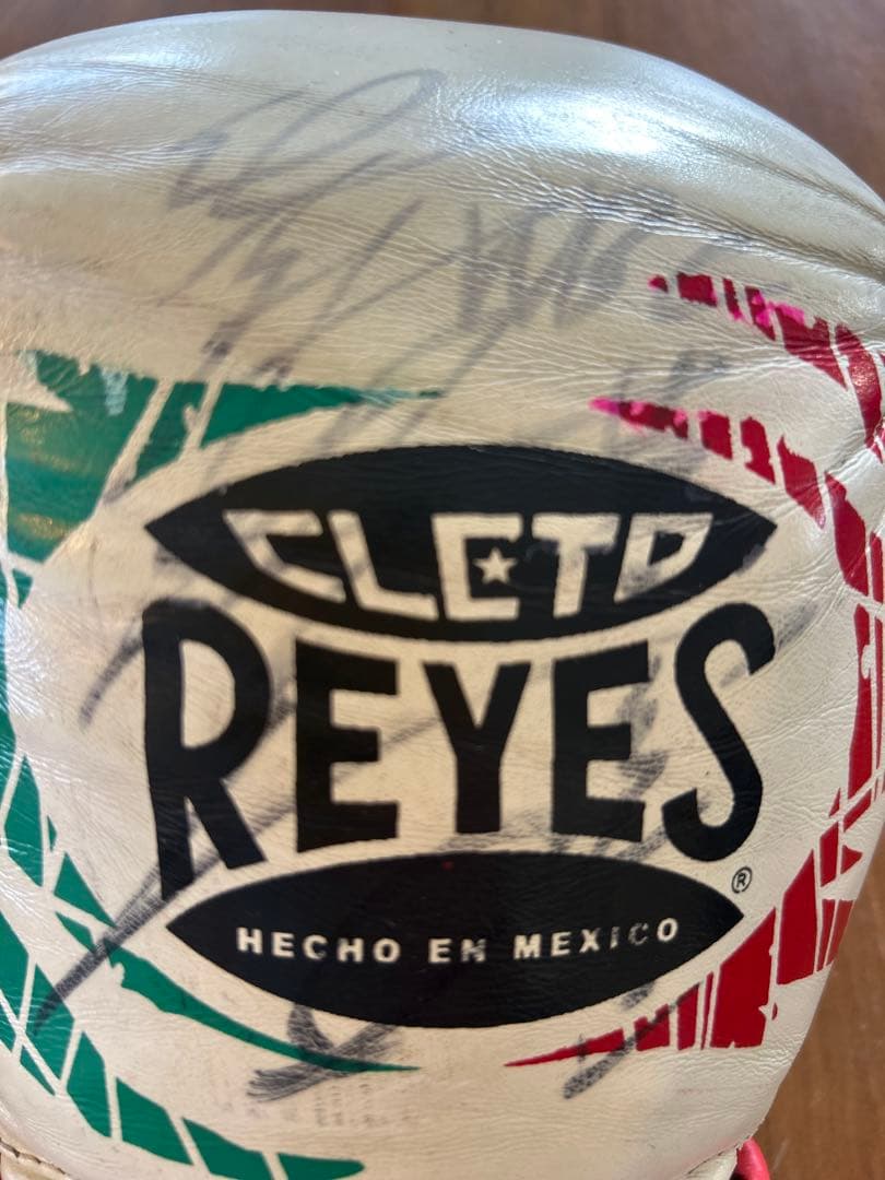 8オンス CLETO REYES ボクシンググローブ 比嘉大吾サイン レイジェス