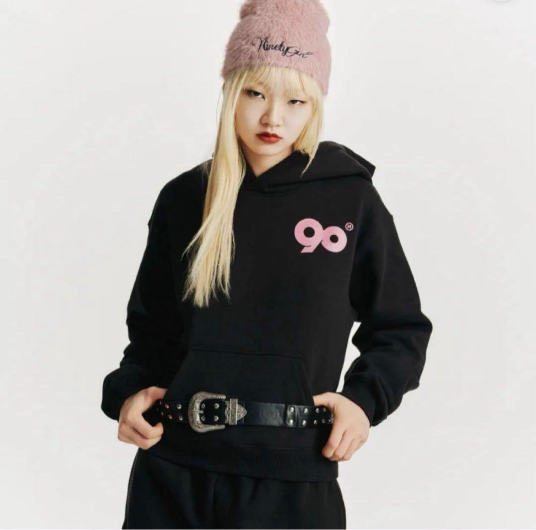 90® フード付きクロップドパーカー