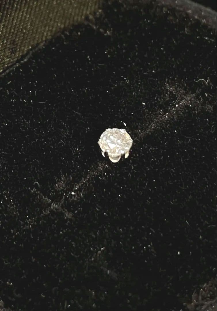 PT900ダイヤモンドピアス 0.15ct 片耳用 一粒 無色透明
