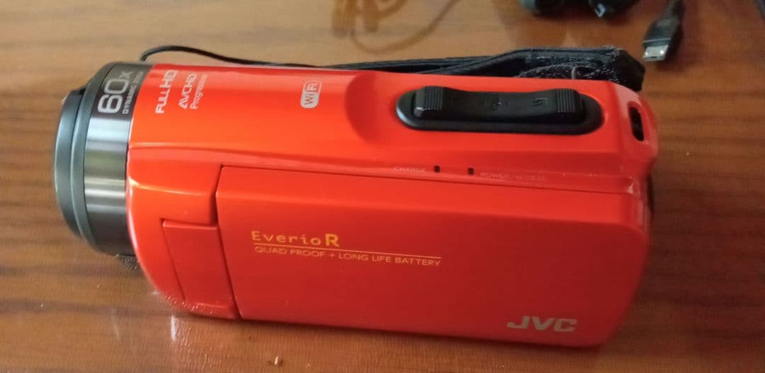 ビデオカメラ JVC GZ-RX680-D　Wi-Fi内蔵 防水機能付き