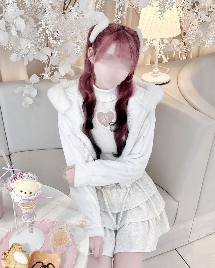 ミシェルマカロンmichell macaronビジュー付き猫耳もこもこパーカー