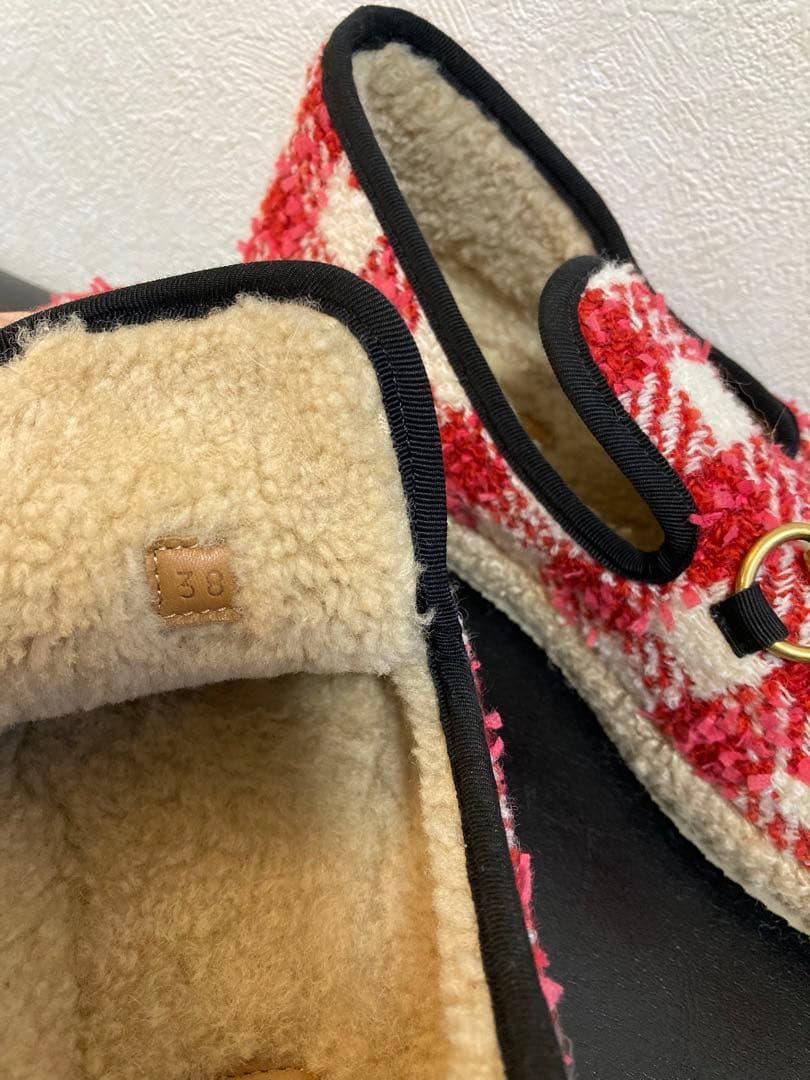 GUCCI レッド・ホワイトチェック モカシン