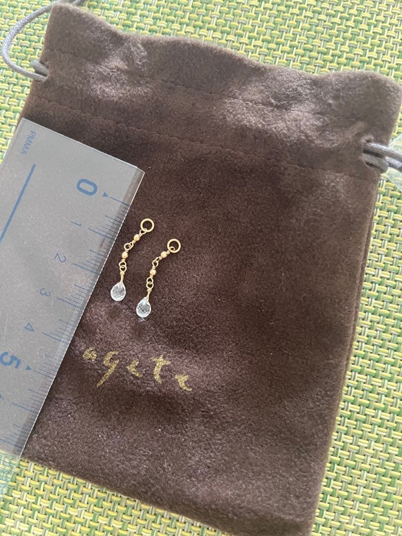 agete ドロップ型チャーム　アガット　K10 ピアス　イヤリング