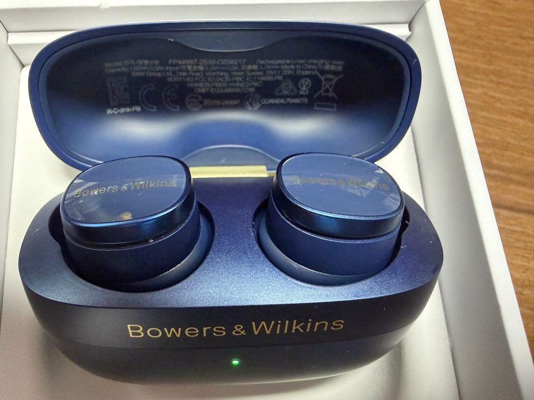 z*a様 Bowers & Wilkins Pi8 ワイヤレスイヤホン 美品