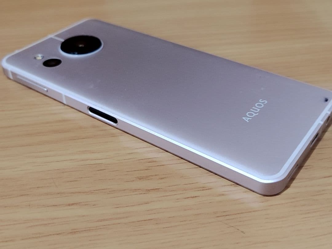 美品 AQUOS sense8 SHG11 ライトカッパー SIMフリー