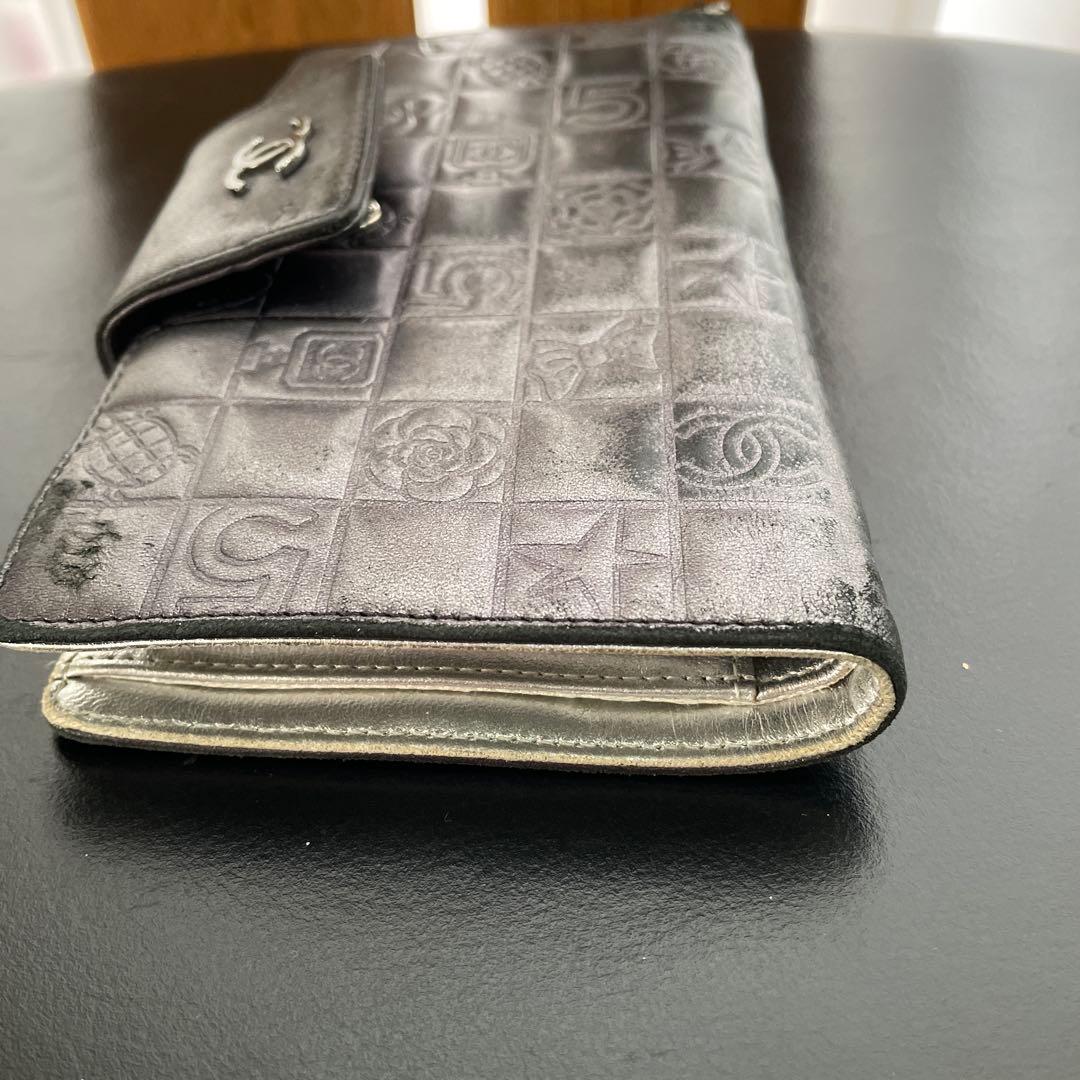 CHANEL ブラック 長財布 エンボス加工