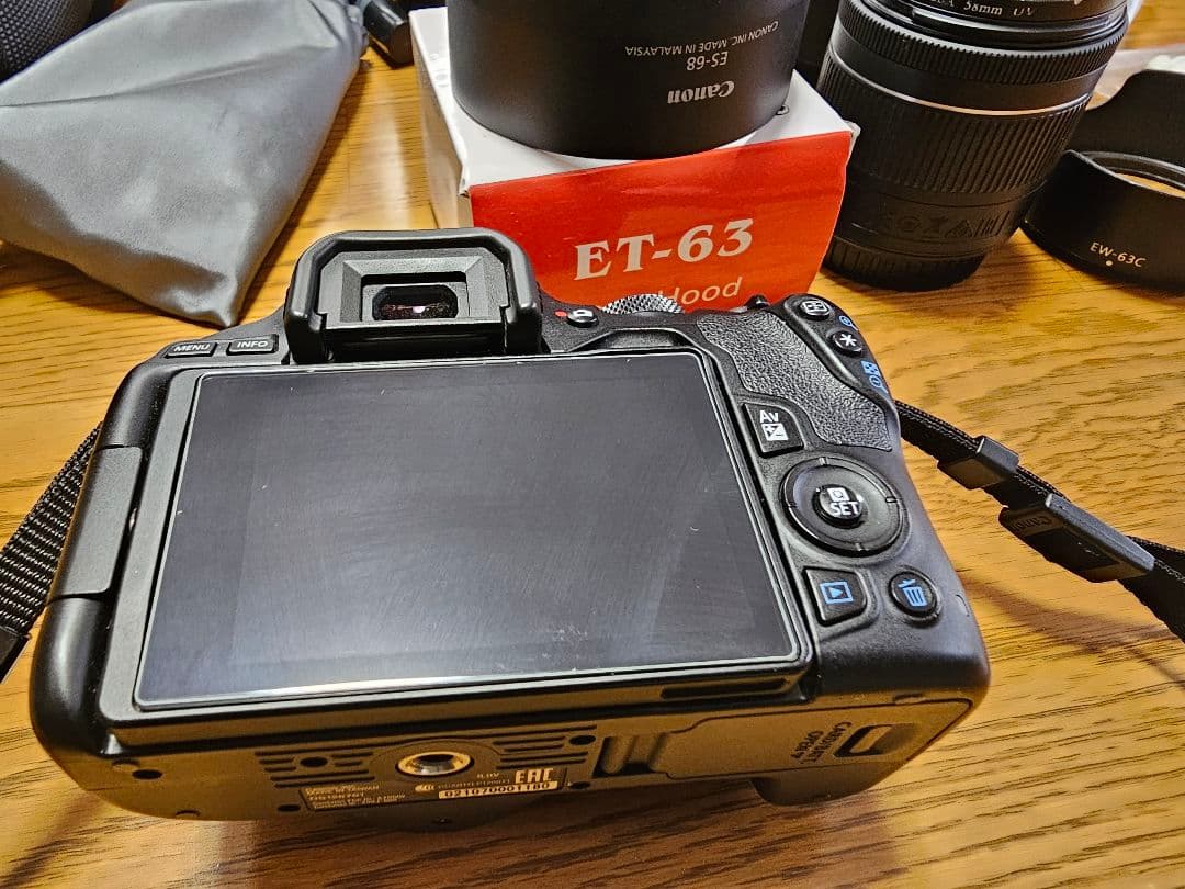 Canon EOS kiss X10 ダブルズームレンズキット　単焦点レンズ