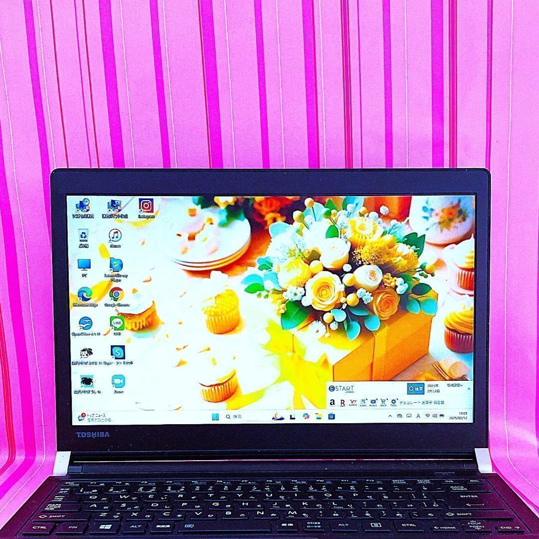 34✨高スペック・小型・メモリ16・ＳＳＤ・Win11✨黒TOSHIBAパソコン