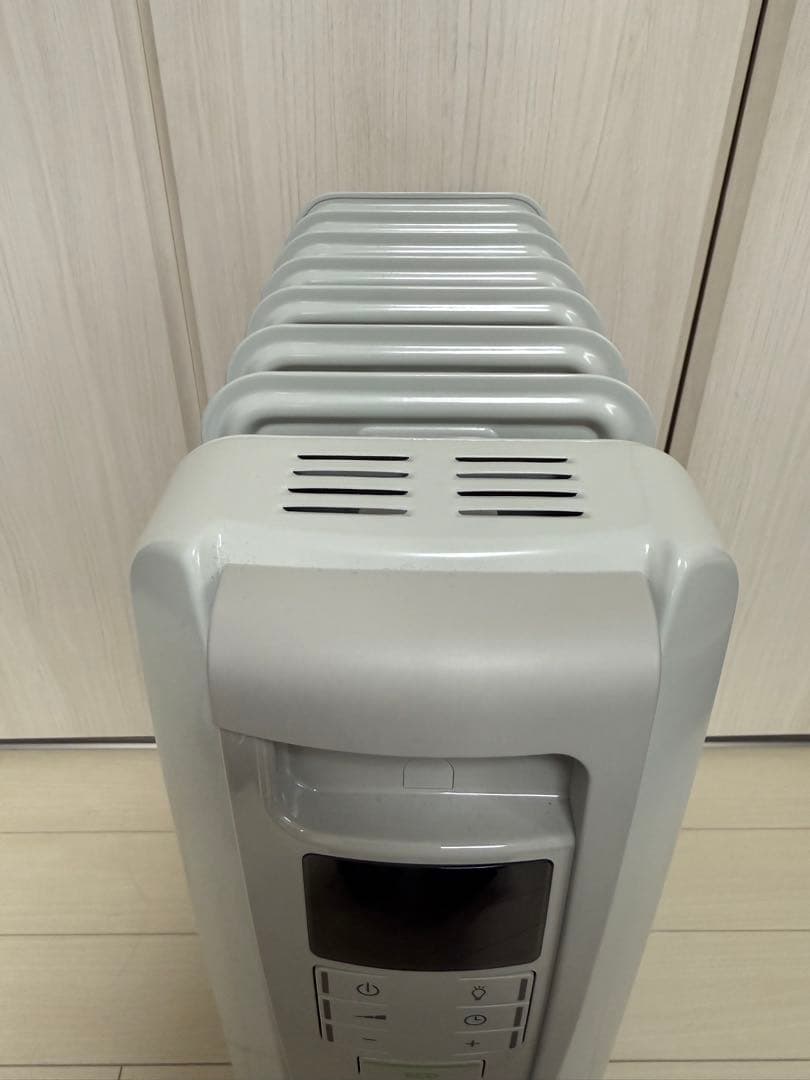 【美品】DeLonghi デロンギ オイルヒーターKHD410812-GC