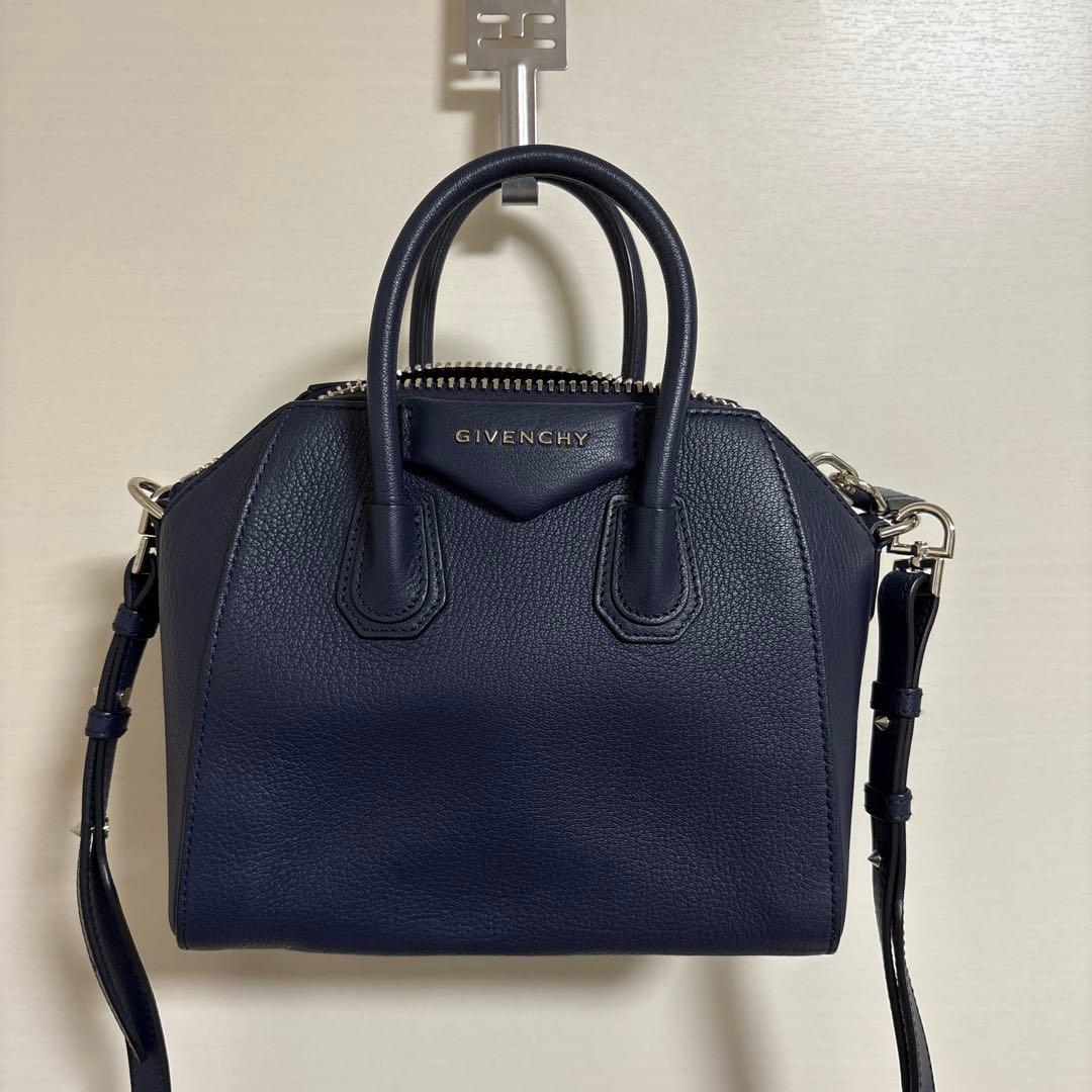 ジバンシイ　アンティゴナミニ