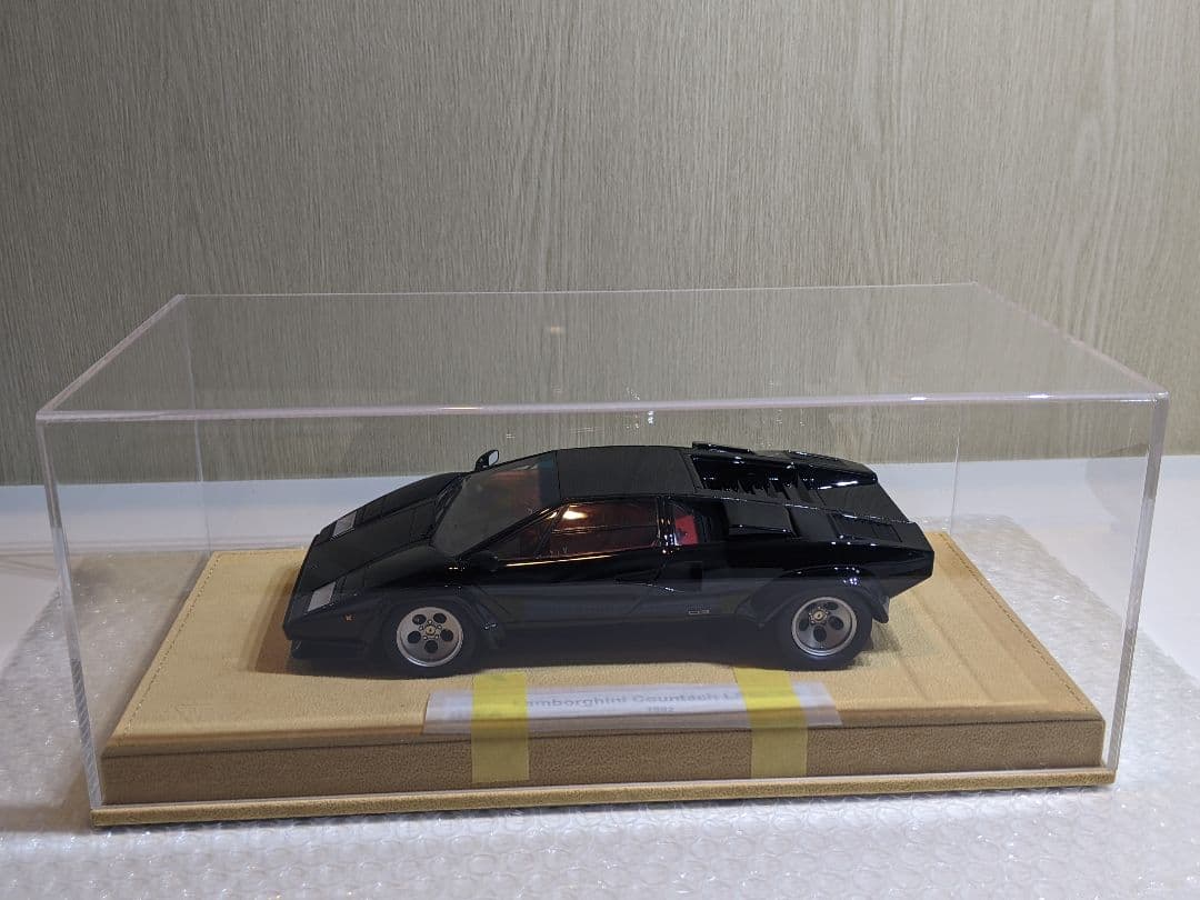 1/18 メイクアップ IDEA カウンタック LP5000S 1982