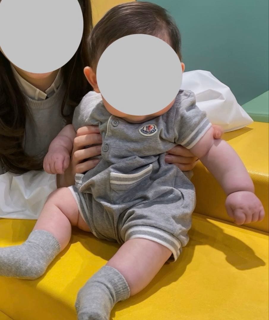 【極美品】80センチ　MONCLER グレー ロンパース 12M