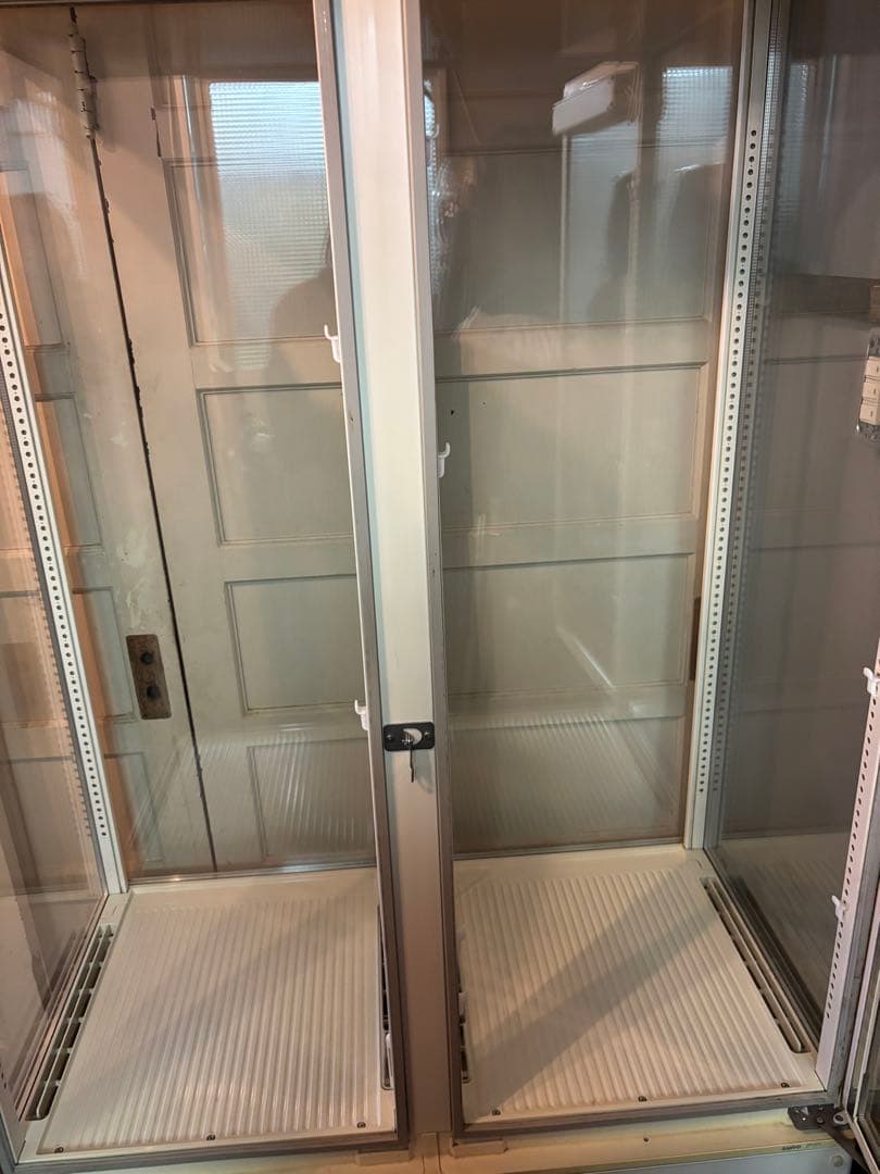 ◼︎引き取り限定◼︎SANYO冷蔵ショーケース 2ドア 白ホワイト花冷蔵庫業務用